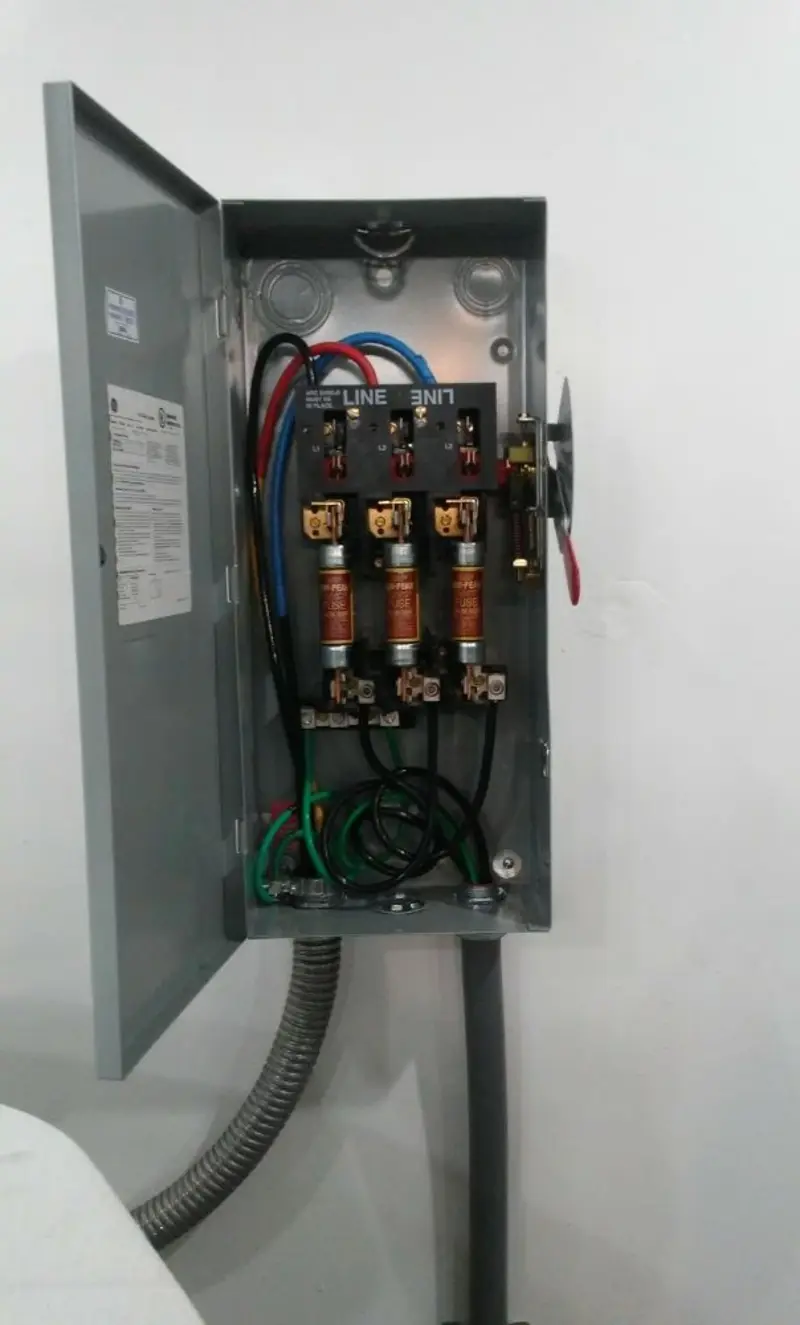 Three-phase disconnect switch installed for Smoke Detector Installation in Coldwater